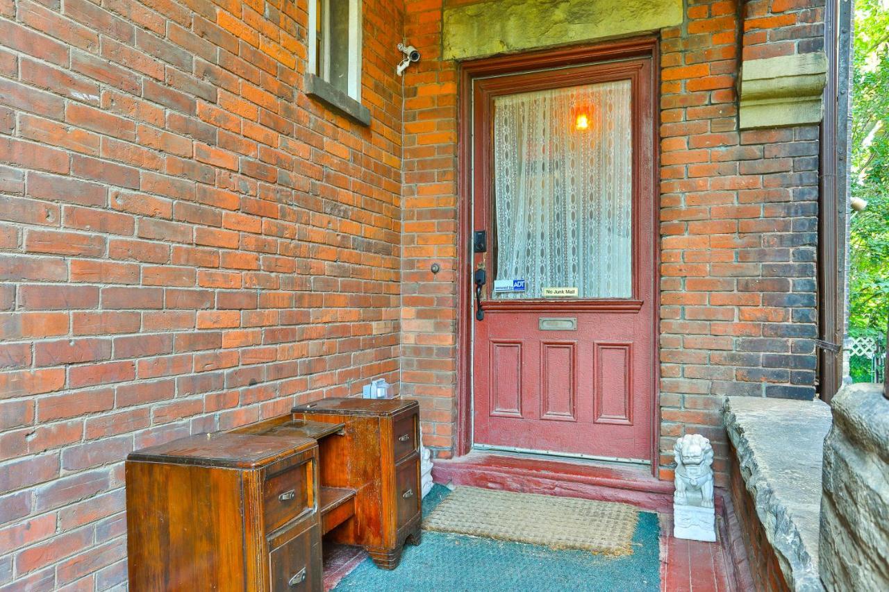 Time Capsule - Value Inn Toronto Exterior foto